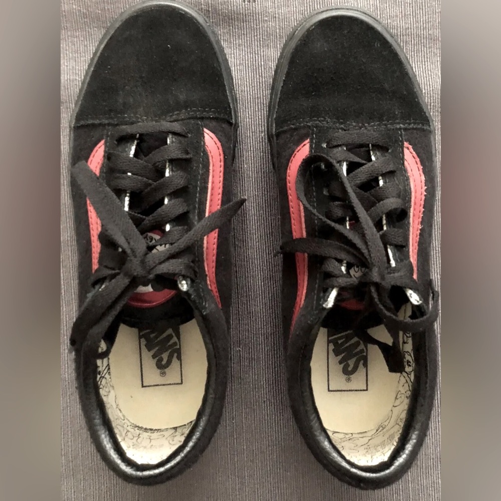 Vans Old Skool x Disney Mickey Mouse Club 2018 Men size 6 Women size 7.5